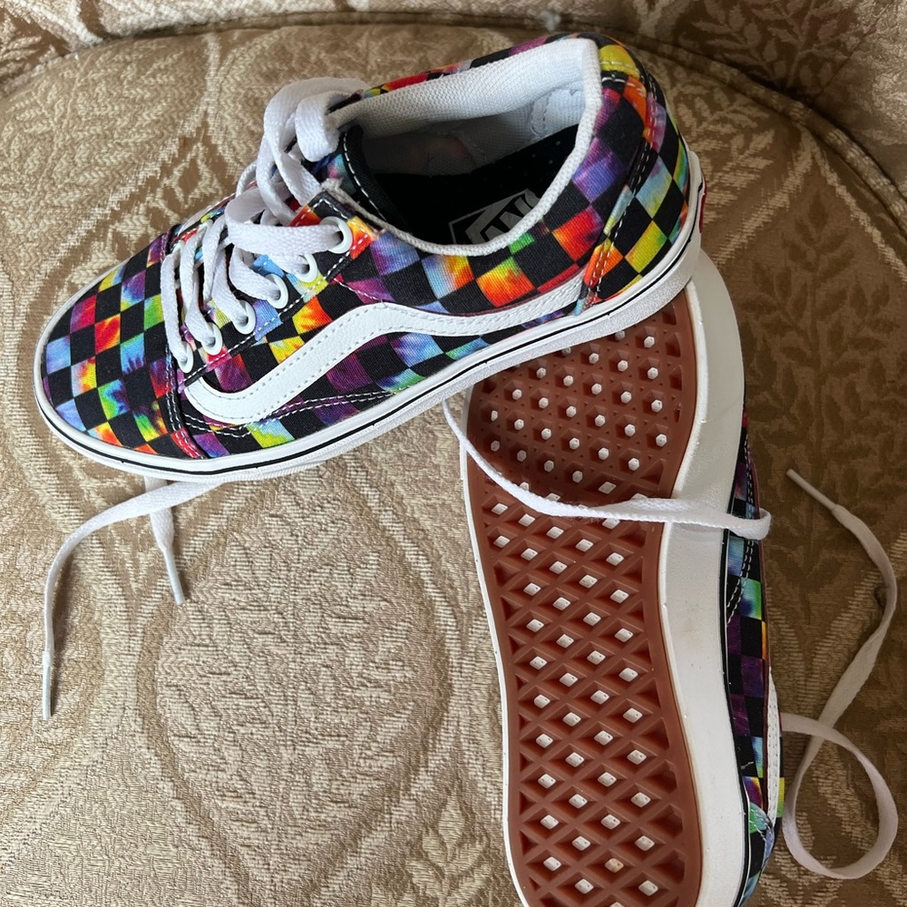 Vans - Picture 6 of 9